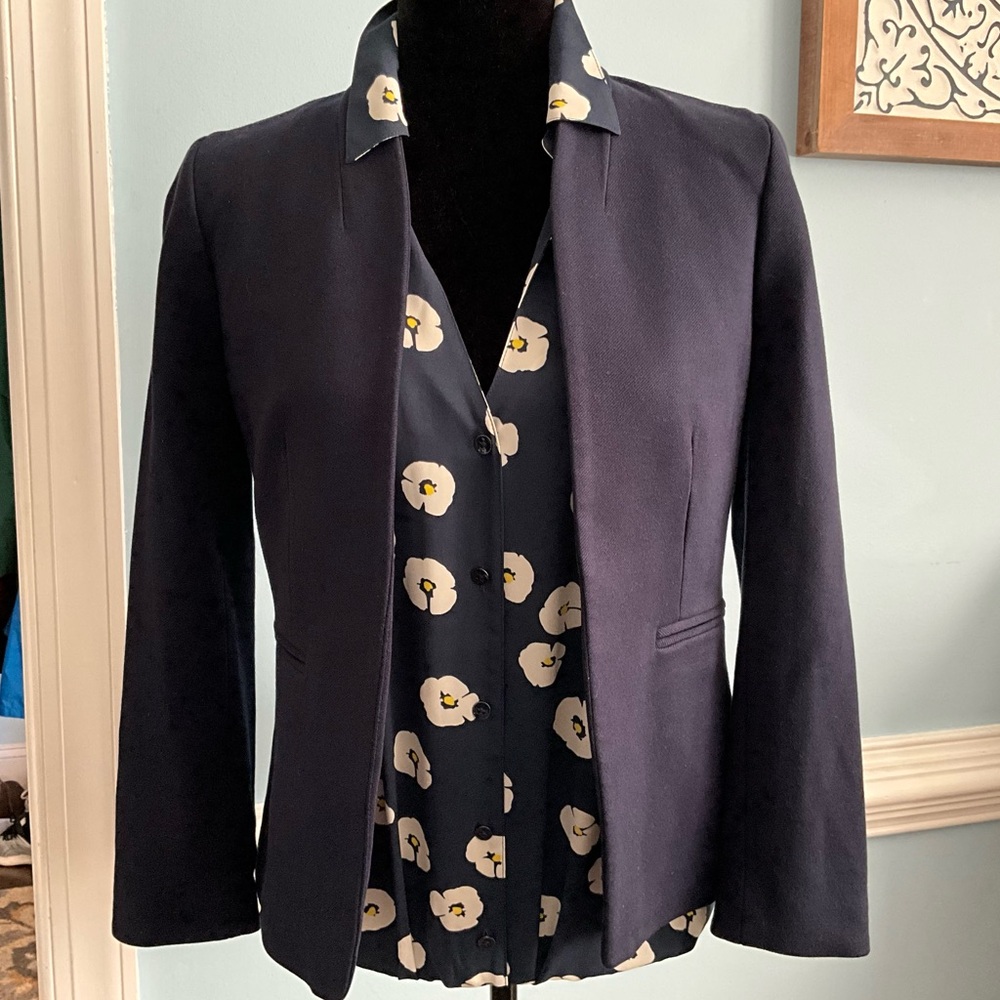 J. Crew schoolboy Navy BlazerSize 2